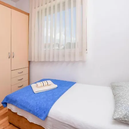 Aurel Suites- Classic Two Bedroom With Balcony 아파트 로고즈니차